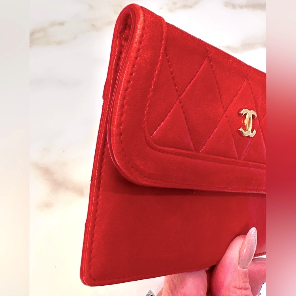 CHANEL CC Logo Matelasse Mini Pouch - Picture 4 of 8